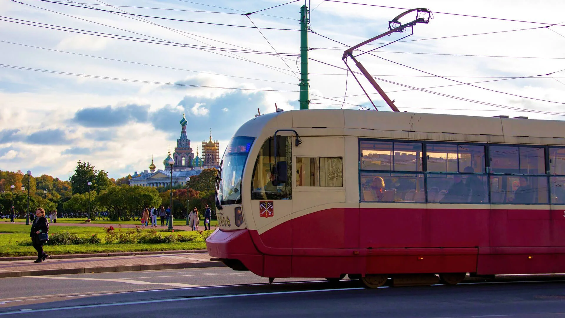 Более 80 трамваев оснастили автопилотом с ИИ в Петербурге за год