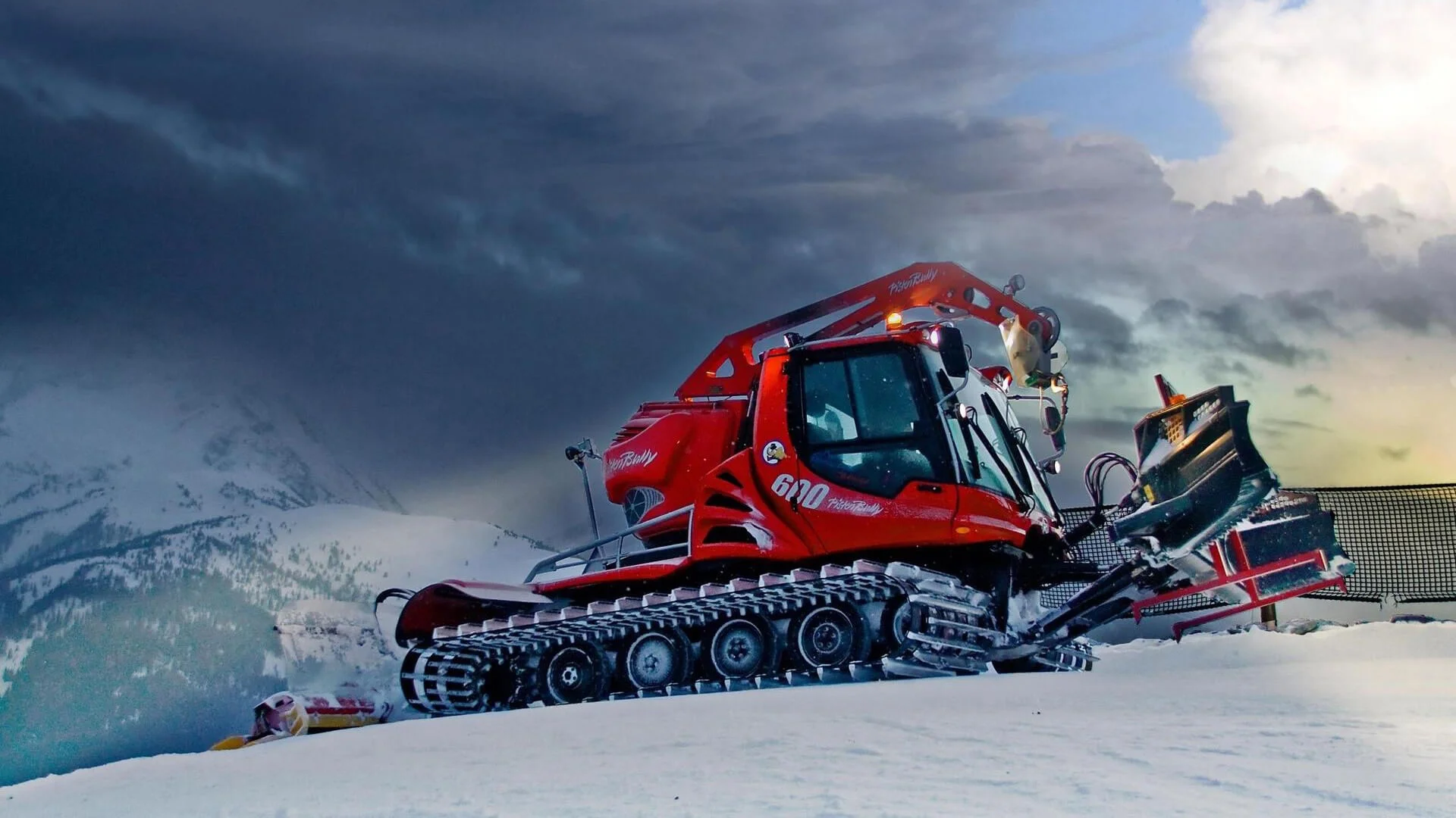 Челябинский завод будет выпускать снегоуплотнители для горнолыжных трасс
